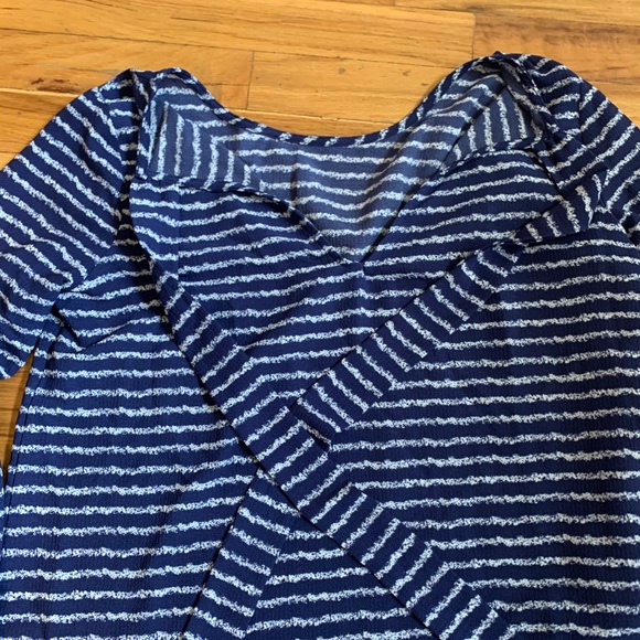 Striped Flowy Tie back top - Picture 2 of 3